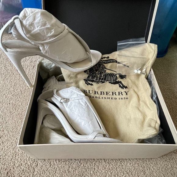 Burberry ankle strap sandals - Picture 5 of 7